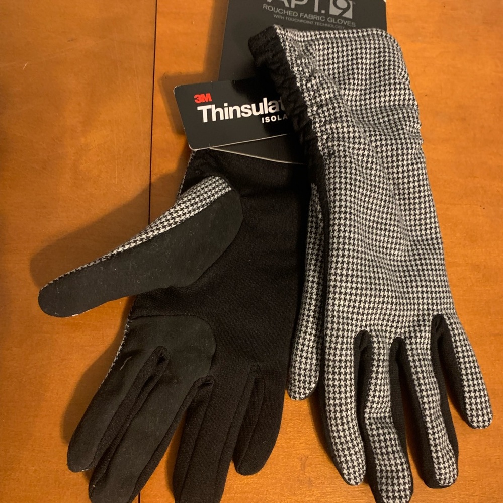 NWT Ladies Thinsulate Houndstooth gloves